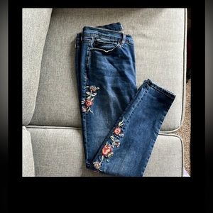 Nicole Miller Mid-rise Tribeca Skinny Embroidered Women’s Jean   Like new!